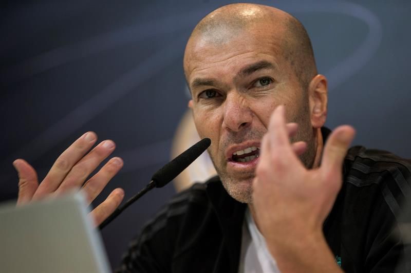 Zidane: "Quiero a Isco y que se quede toda la vida aquí"