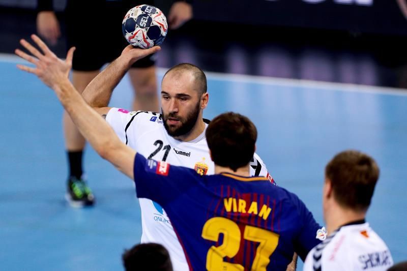 29-28. Un Barça aguerrido acaba con el invicto del campeón