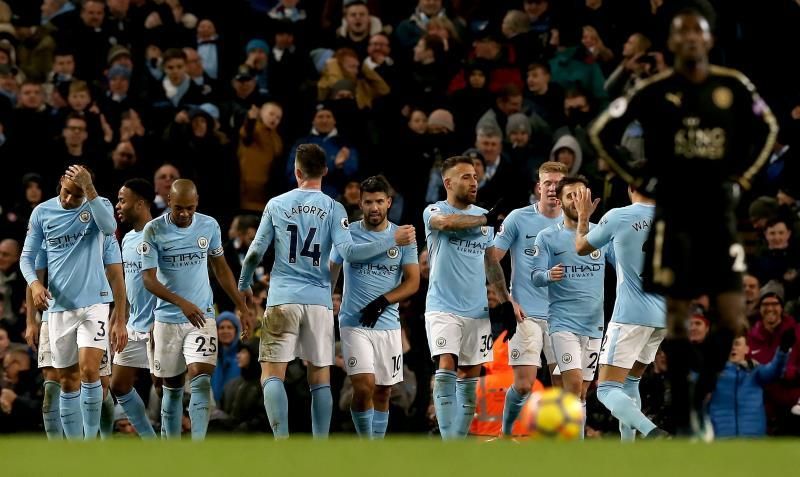 El City acaricia el título y el Tottenham entra en la pelea por la Champions