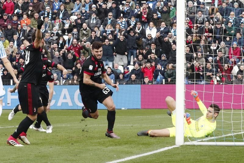 El Milan golea 4-0 al Spal y se acerca a Europa