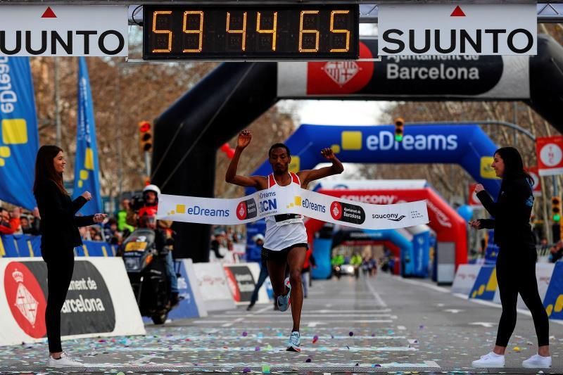 El etíope Mule Washiun, con 59:44, nuevo récord de la prueba