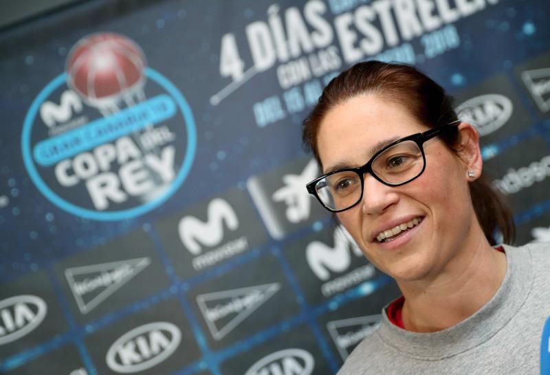 Anna Montañana: "Hay que derribar puertas para que una mujer dirija en Liga"