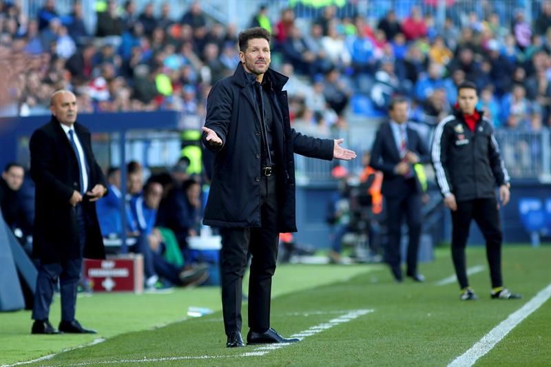 LaLiga denuncia cánticos ofensivos en Málaga como "ole, ole, ole, cornudo Simeone"