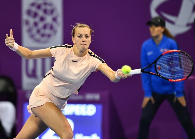 Kvitova remonta a Woazniacki y jugará con Garbiñe Muguruza por el título