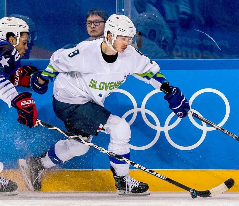Un jugador de hockey esloveno da positivo y abandonará la villa olímpica