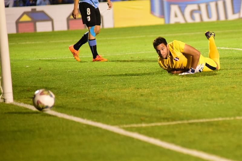 El portero Carlos Grados, novedad en lista de Cristal para visitar a Lanús