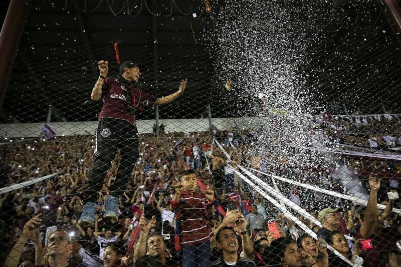 4-2. Lanús saca ventaja ante Sporting Cristal en un encuentro alocado