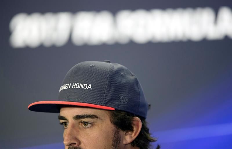 McLaren desveló el MCL33, el nuevo monoplaza "naranja y azul" de Alonso