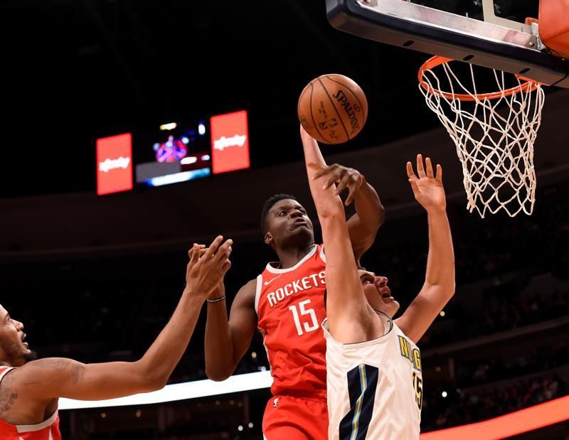 Los Rockets siguen triunfales; los Spurs dejan la crisis a costa de Cavaliers