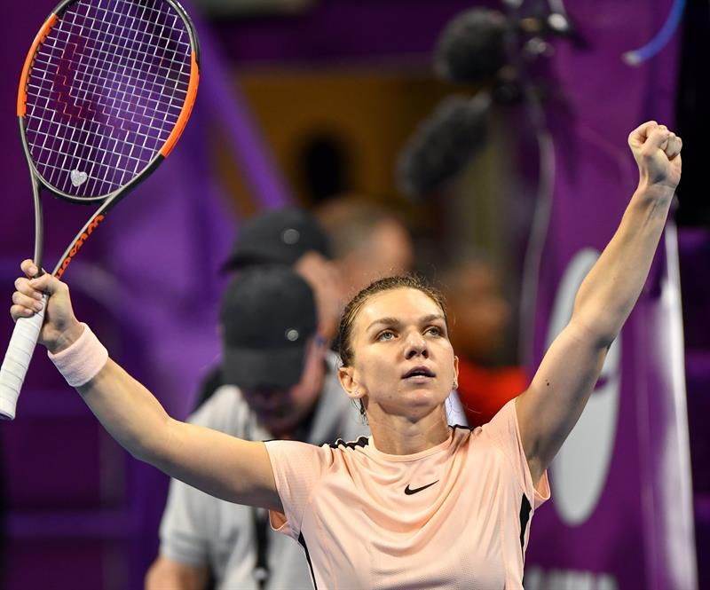 La rumana Simona Halep arrebató el liderato a Wozniacki