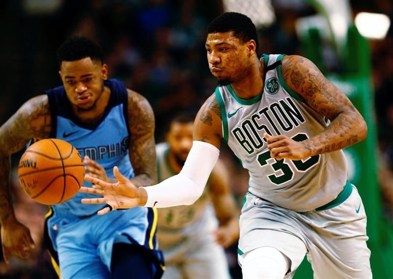 109-98. Irving, con 25 puntos, mantiene ganadores a los Celtics; Marc, 17 puntos