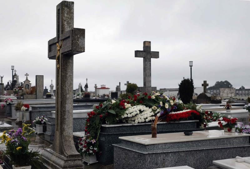 'Quini' es enterrado en Avilés en la intimidad familiar