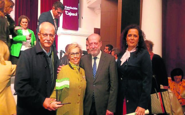 La Junta homenajea al Cross de Itálica
