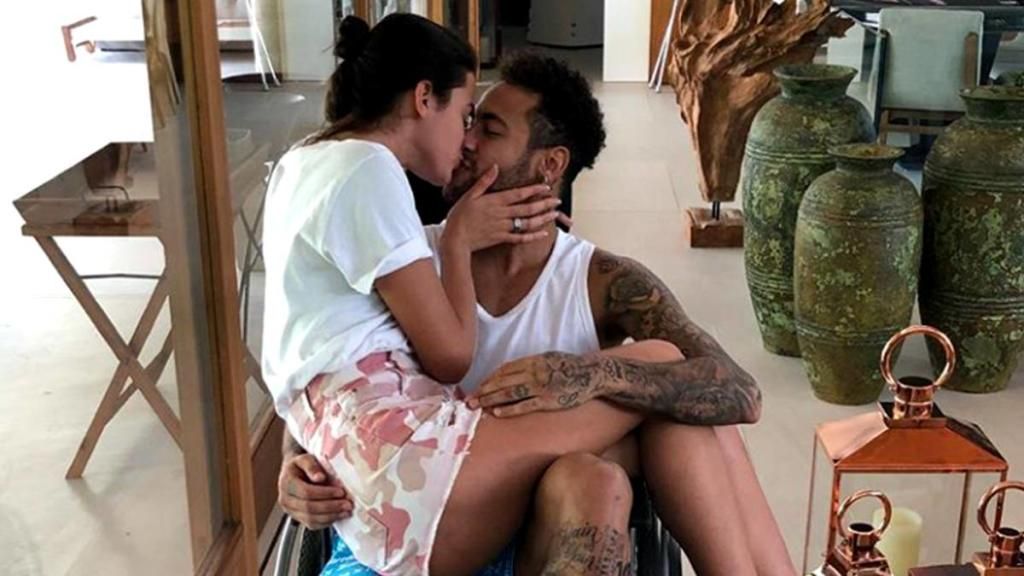 Neymar ingresa en el hospital de Belo Horizonte donde será operado