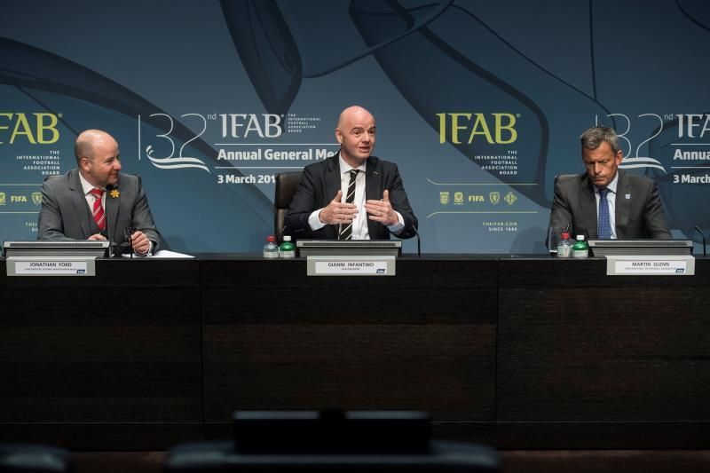 La IFAB aprueba por unanimidad el uso del VAR para Rusia 2018