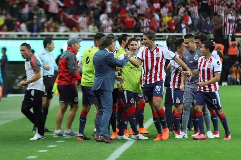 Guadalajara y América pactan un empate en el clásico del fútbol mexicano