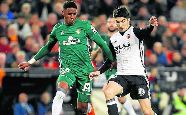 Junior, los galones que otorga el descaro