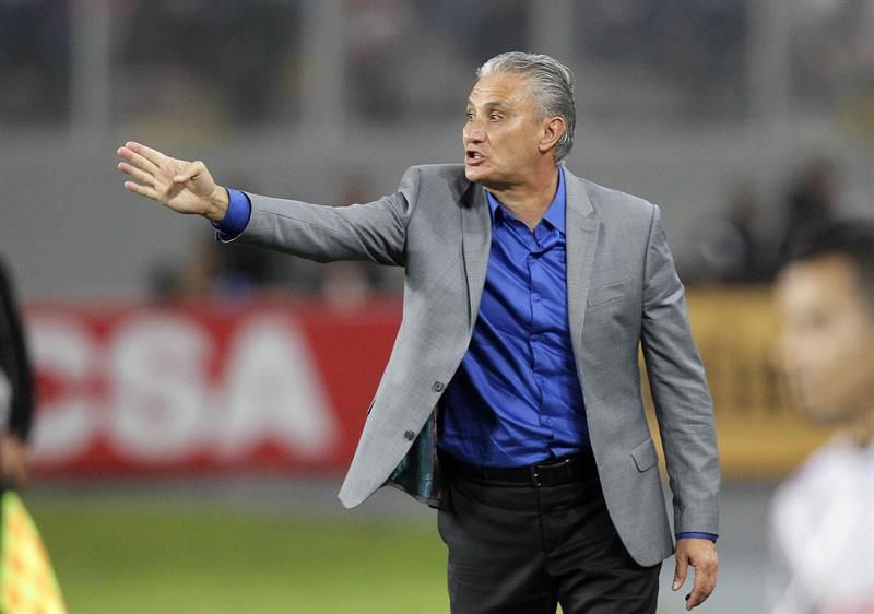 Tite observará jugadores brasileños en la Liga de Campeones