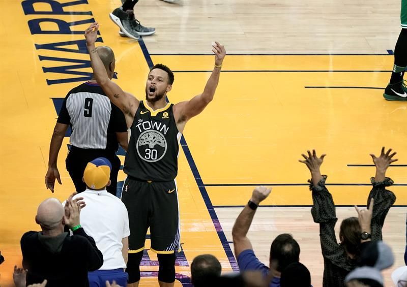 Curry no viajará con los Warriors y será baja en dos partidos de la gira