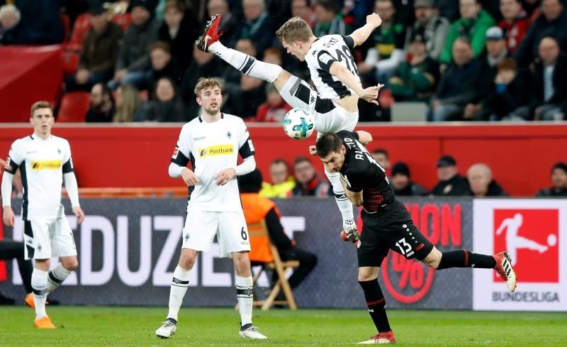 Lucas Alario pone tercero al Bayer Leverkusen
