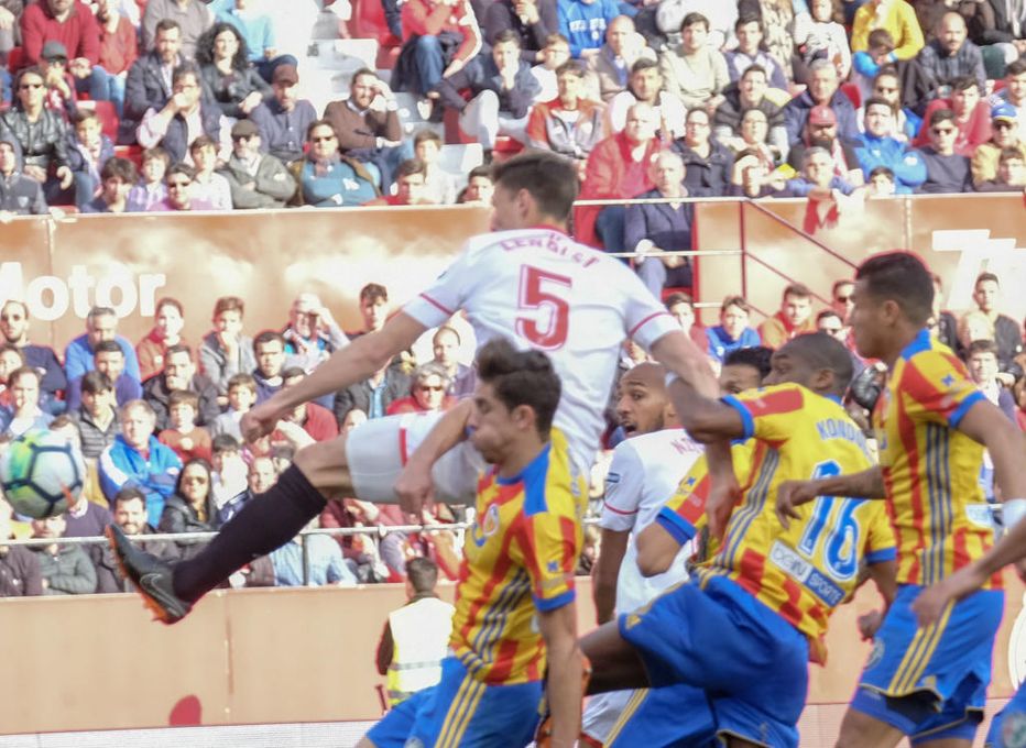 Lenglet: "Es una derrota dura"