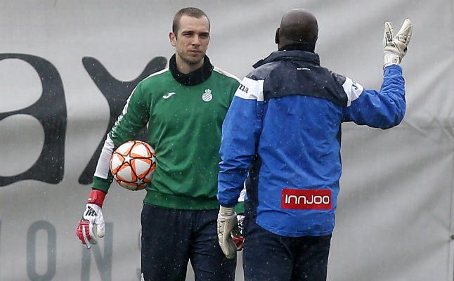 Pau López, pitado antes del inicio del Espanyol-Real Sociedad