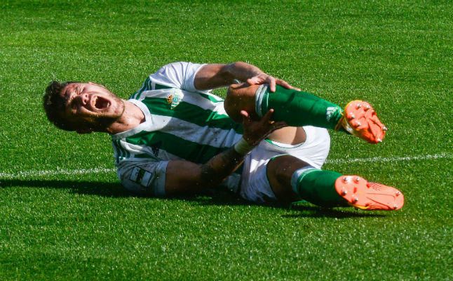 Otro hándicap para el Betis Deportivo: más de un mes sin Aitor Ruibal