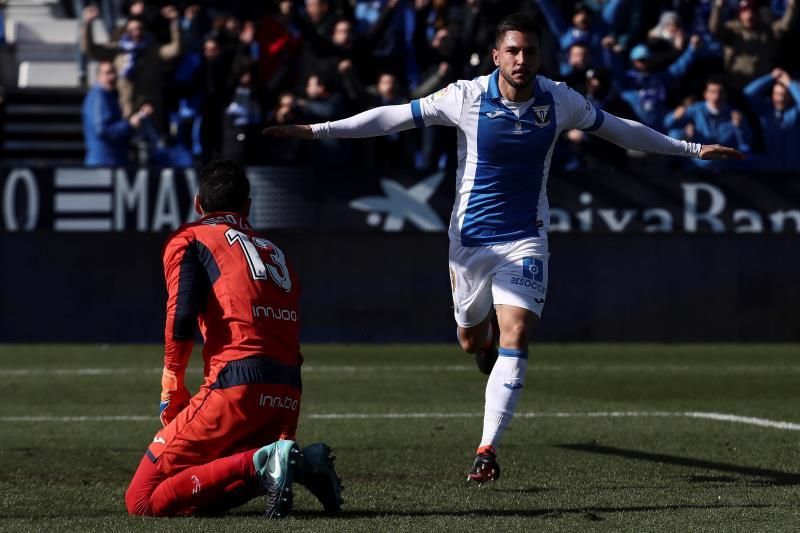 Guerrero y Gabriel tocan balón tras la derrota del Leganés en Bilbao
