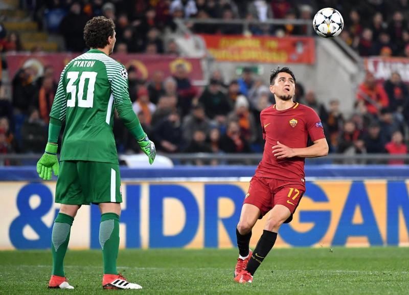 1-0. Un gol de Dzeko mete al Roma en cuartos de final