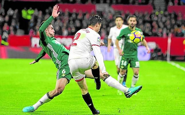 Dos sevillistas y un bético, entre los más visitados de la semana en Transfermarkt