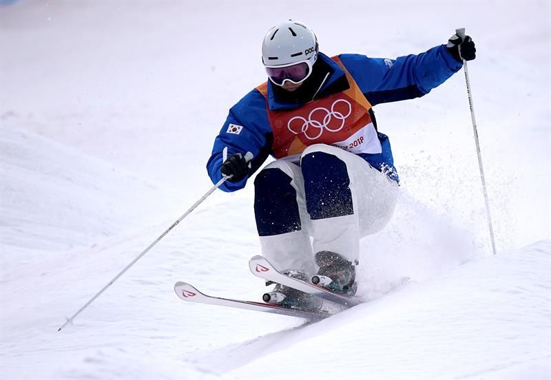 Dos esquiadores olímpicos surcoreanos suspendidos por agresión sexual