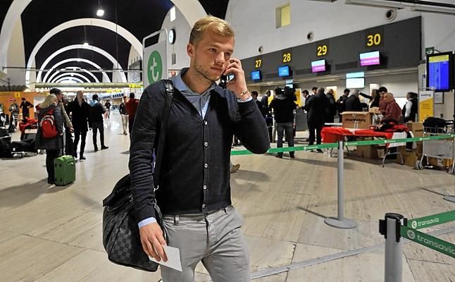 Geis: "Con el Sevilla juego en estadios con los que soñaba de niño"