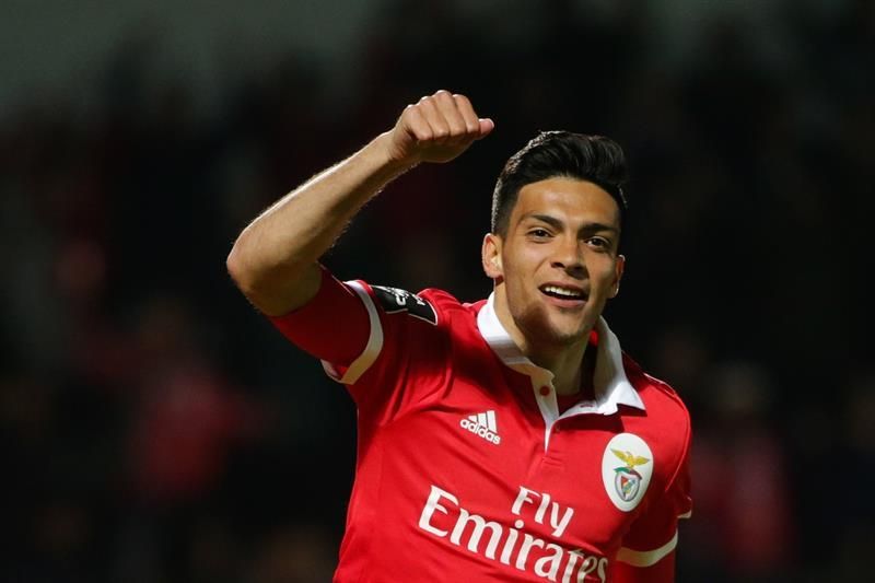 0-2. El Benfica gana a domicilio al Feirense y mete presión al Oporto