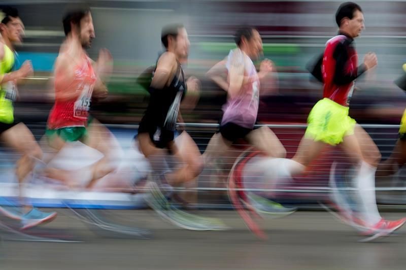 Toni Abadía bate el récord de España de 10 km en ruta en Laredo