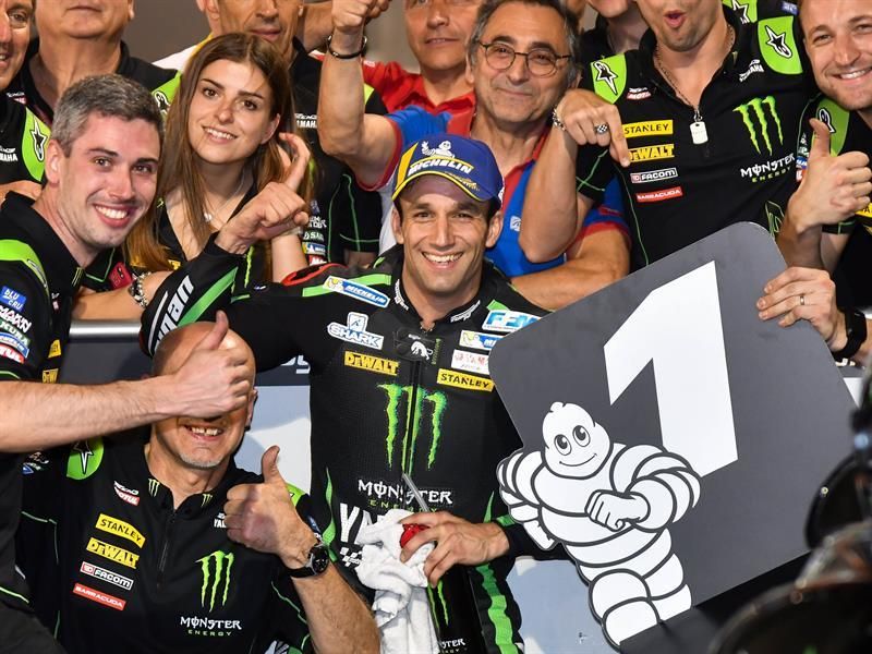 Zarco se impone pero Márquez avisa