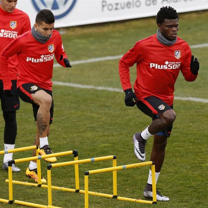 Correa y Thomas titulares en el Atlético y Mario en el Villarreal