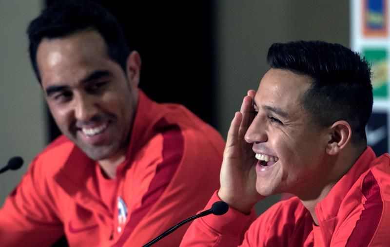 Alexis Sánchez niega un quiebre de la selección de Chile con Claudio Bravo