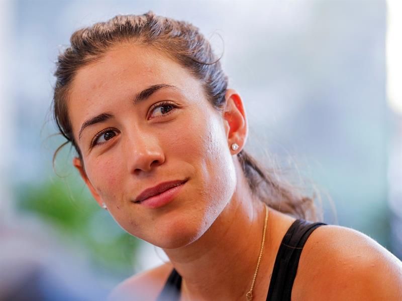 Muguruza avanza a la tercera ronda del Abierto de Miami por la retirada de Anisimova