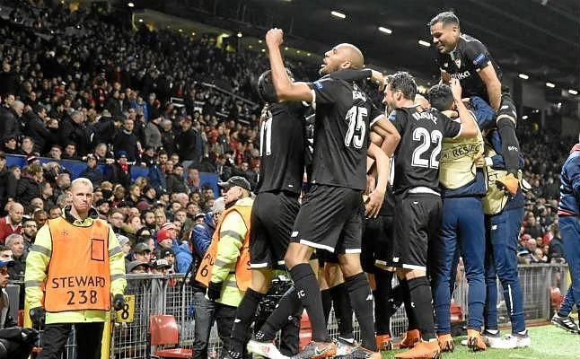 La afición del Sevilla marca un antes y un después para Old Trafford