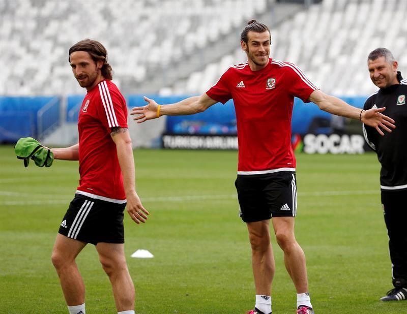 0-6. Bale marca un hat-trick en el exitoso debut de Giggs en el banquillo