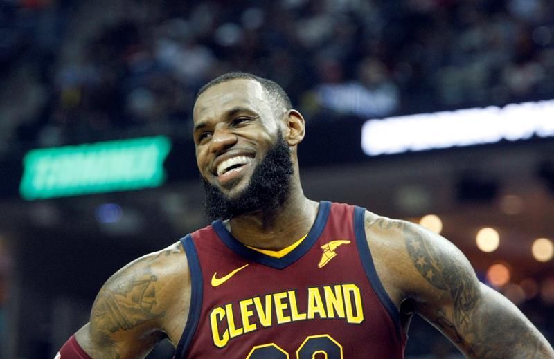 132-129. James registra doble-doble y los Cavaliers vengan derrota