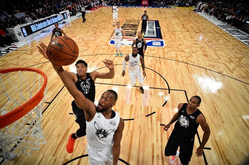 140-79. Walker anota 46 puntos y Willy debuta de titular en marca de equipo