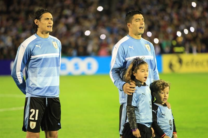 2-0. Suárez y Cavani meten a Uruguay en la final de la China Cup contra Gales