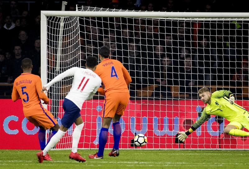 0-1. Inglaterra amarga el estreno de Koeman como seleccionador de Holanda