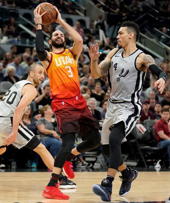 Towns acerca a Timberwolves a playoffs; Ginóbili salva a Spurs