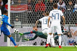 Brasil asusta, Inglaterra cumple, España ilusiona y Argentina golpea