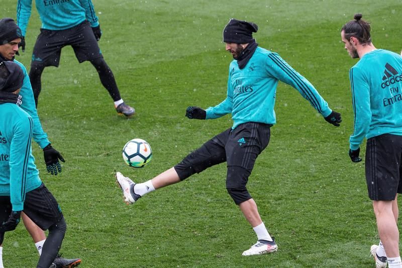Ocho jugadores participan en el tercer entrenamiento de la semana del Madrid