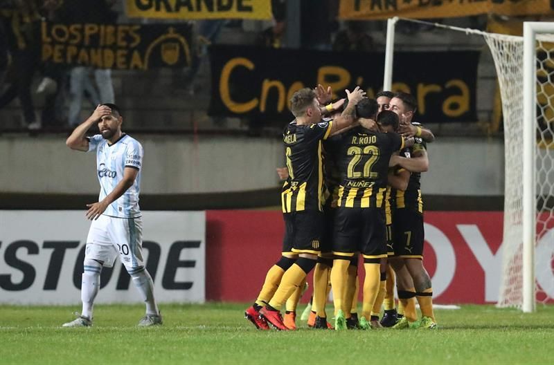 3-1. Peñarol sella su primera victoria en la Libertadores a costa del Tucumán