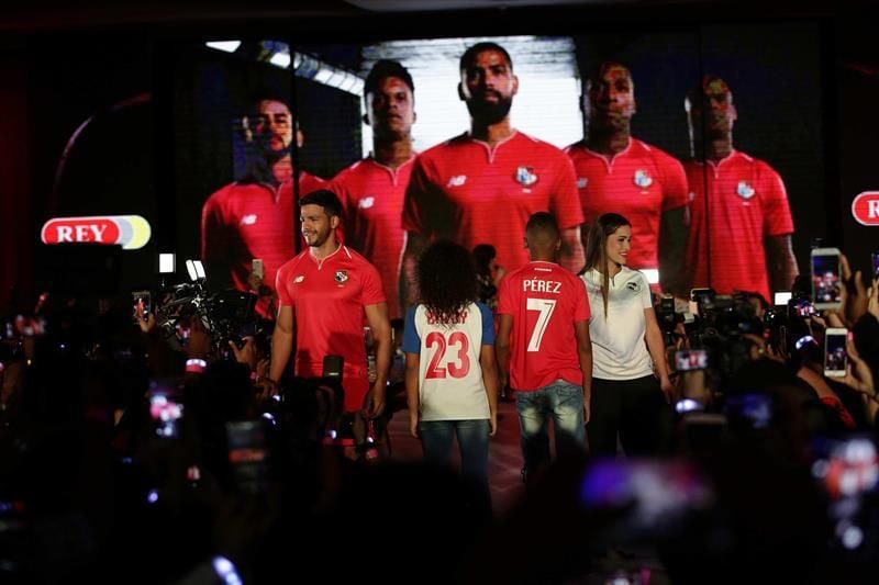 Panamá presenta su uniforme para Rusia 2018, inspirado en el Águila Harpía