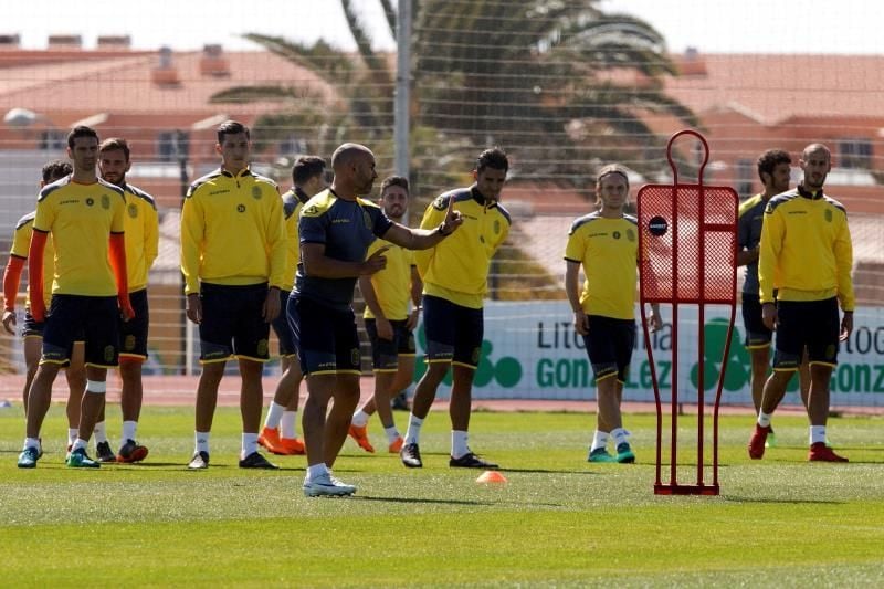 La UD Las Palmas viaja con 24 jugadores para la decisiva visita al Levante